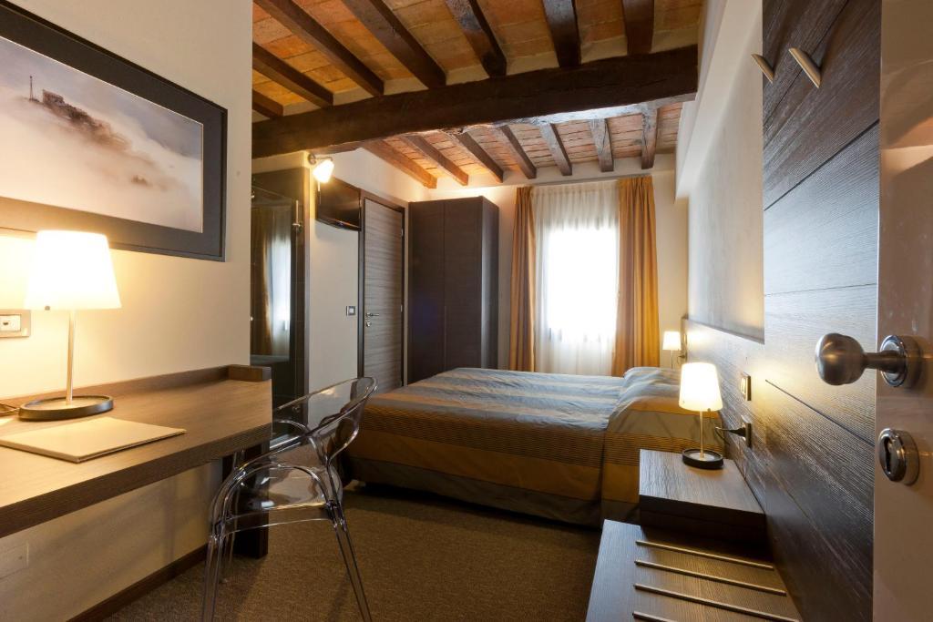 Locanda Sant'Ambrogio Rivalta  Værelse billede